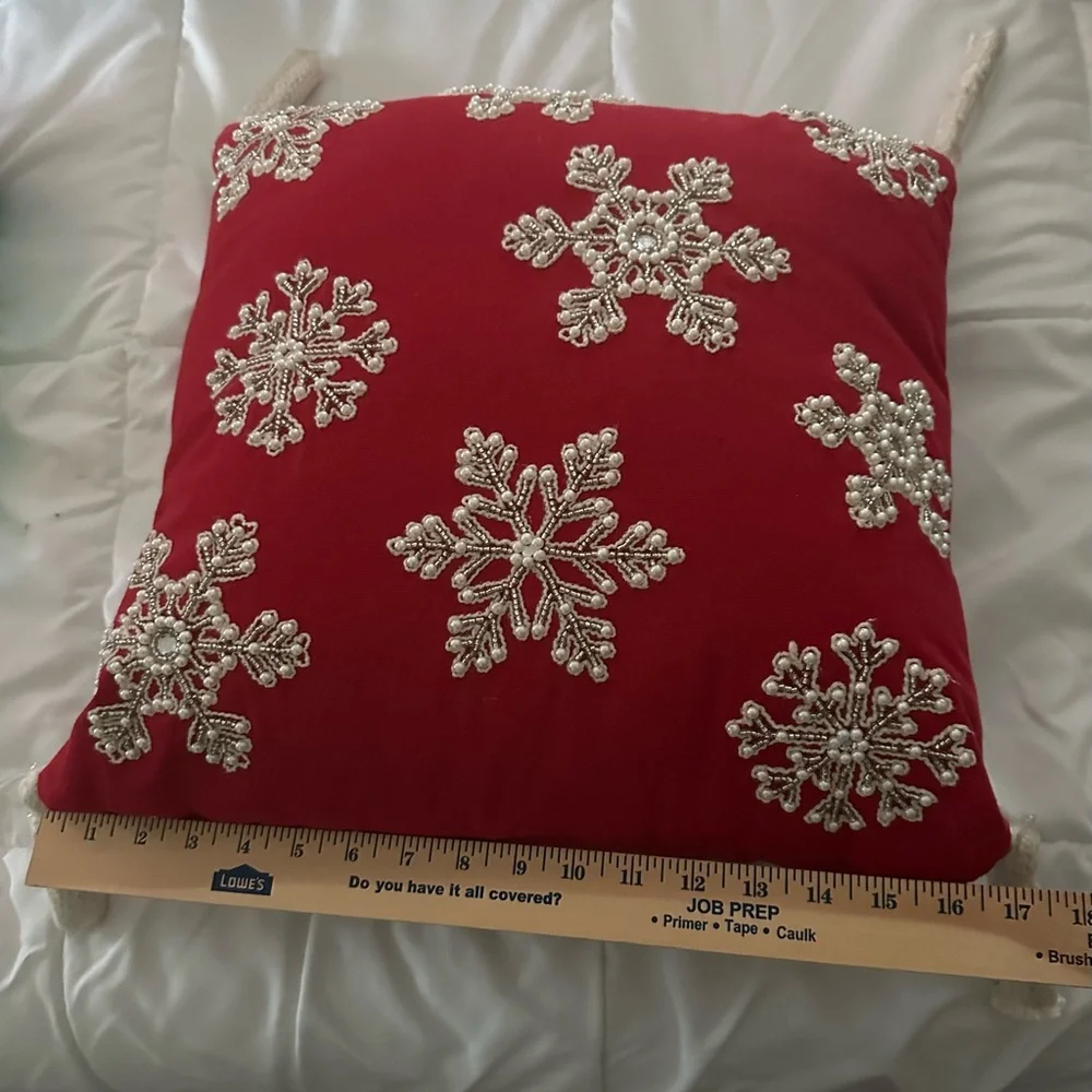 Elegant RED Snowflake Embroidered And Beaded Pillow NWT❄️☃️